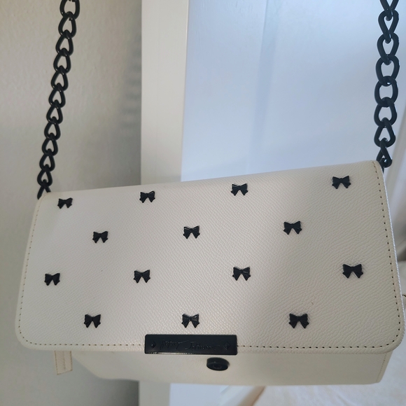 Betsey Johnson Ivory Crossbody Bag with Black Bow Accents - Picture 2 of 11